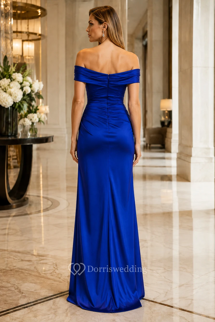 Robe de soirée fourreau bleu roi en satin à épaules dénudées, idéale pour les soirées et les événements formels. view 2