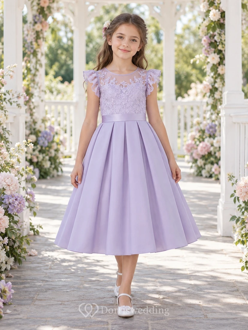 Vestido de niña de flores modesto de corte A con estampado floral lavanda y mangas con volantes, de satén, hasta la rodilla.