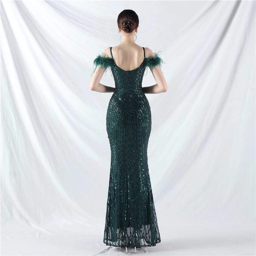 Robe de soirée haut de gamme ornée de perles florales et de plumes d'autruche. view 45
