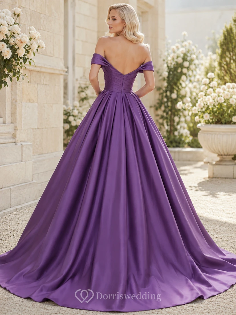 Robe de bal plissée en satin couleur raisin, épaules dénudées et traîne courte view 2