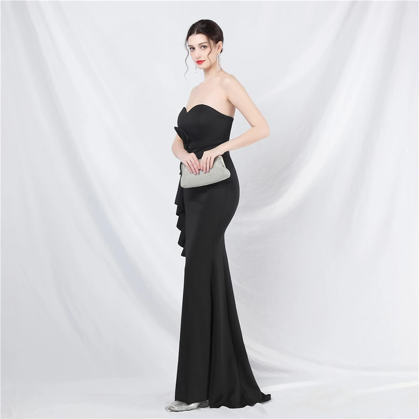 Brautjungfern-Empfangsdinner: Schulterfreies, trägerloses, langes Abendkleid view 31