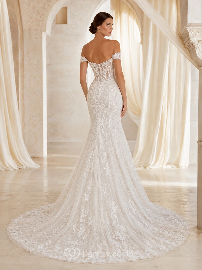 Robe de mariée sirène romantique en dentelle festonnée à épaules dénudées et effet illusion avec fermeture éclair et traîne chapelle view 2