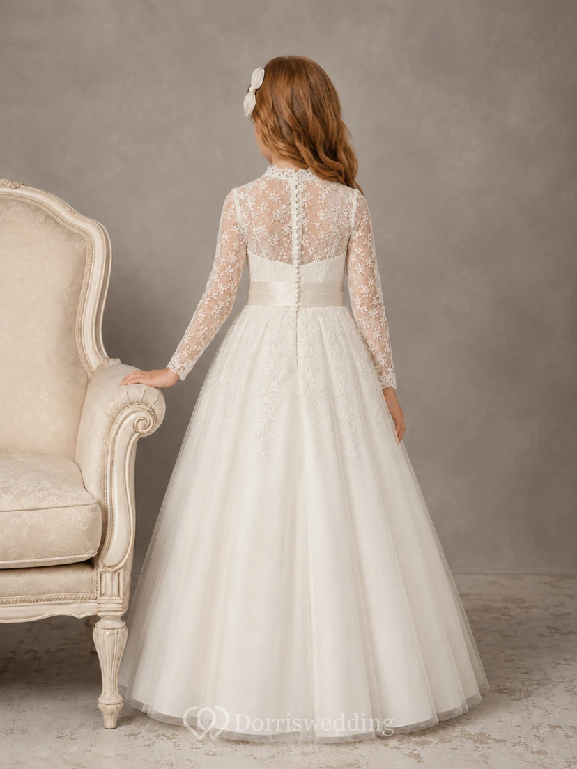 Robe de communion en satin et tulle, col montant, manches longues illusion en dentelle, robe de communion en tulle et dentelle. view 2