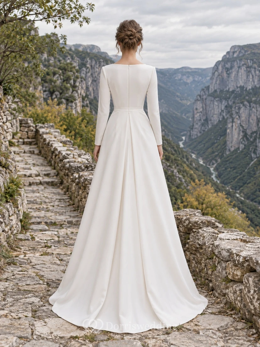 Vestido de novia sencillo de manga larga, escote en V pronunciado, corte en A plisado y cintura definida view 2
