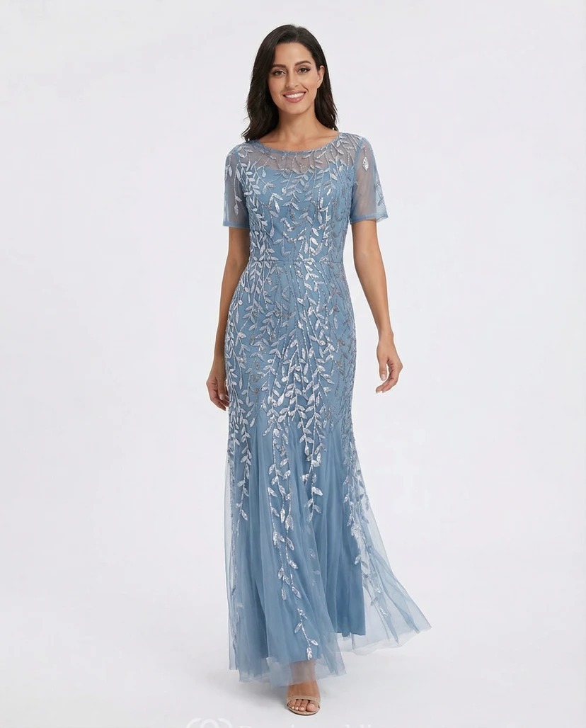 Vestido de sirena modesto con pliegues y lentejuelas.