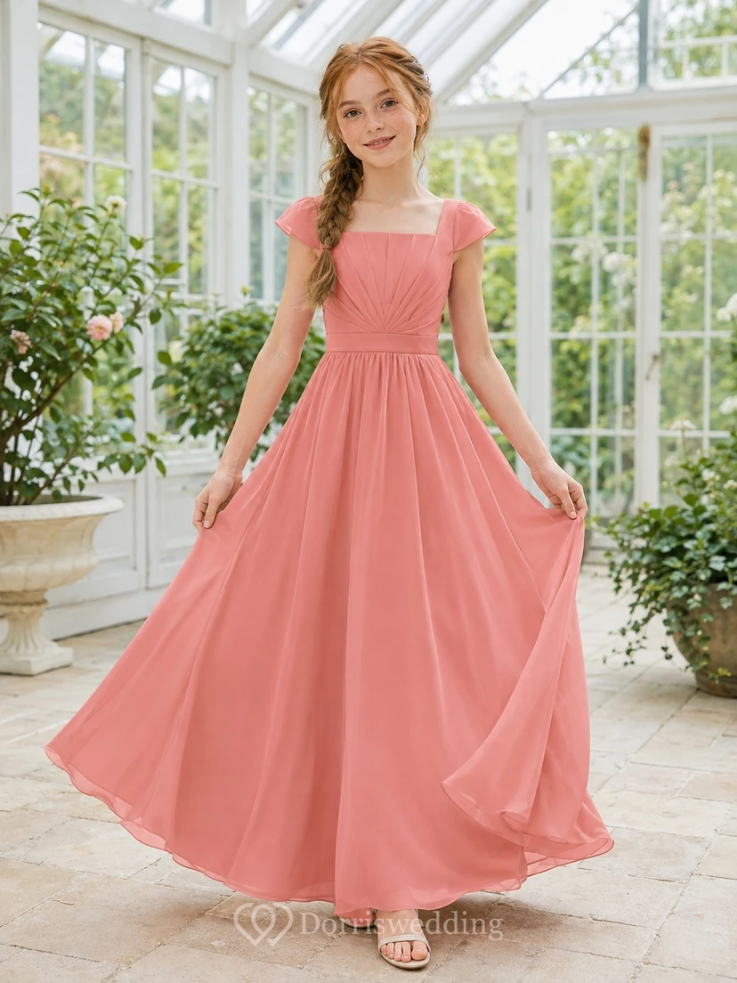 Romantisches korallenfarbenes Chiffonkleid mit kurzen Ärmeln, quadratischem A-Linien-Schnitt und bodenlanger Silhouette für junge Brautjungfern