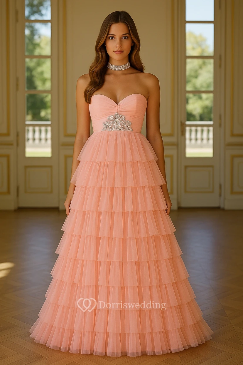 A-Linien-Kleid mit Herzausschnitt, Lagenrock, Raffungen und Perlenstickerei
