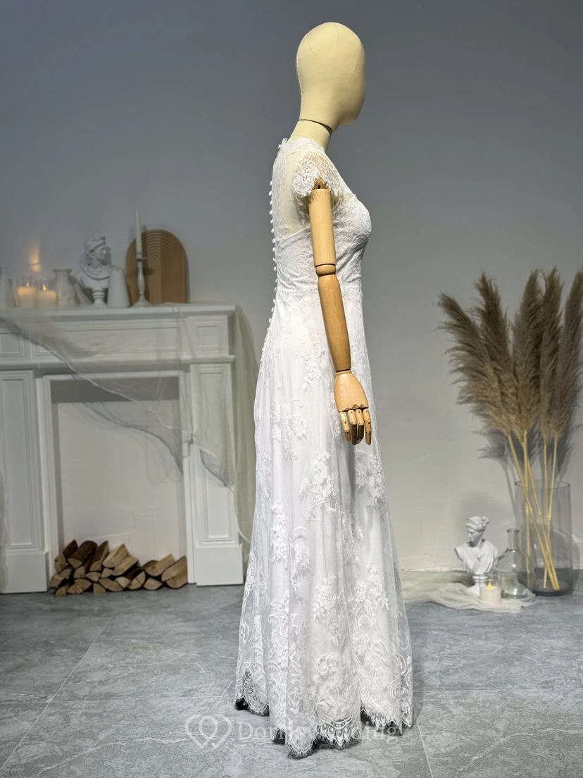 Vestido de novia ajustado con gorro de encaje vintage color marfil view 3
