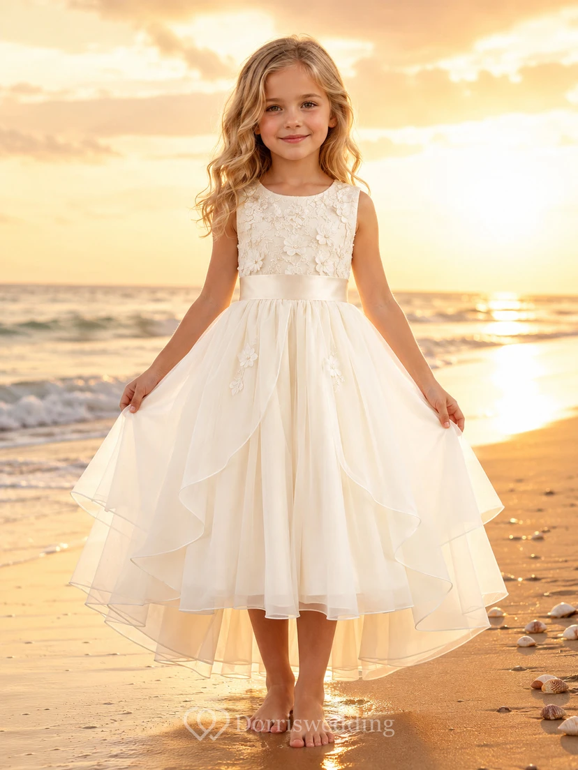 Vestido de niña de las flores, color marfil, encaje, tul, corte en A, cuello joya, largo hasta la rodilla.
