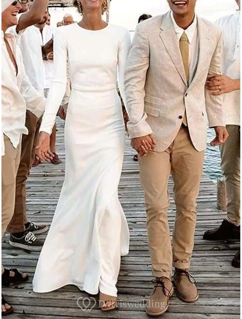 Robe de mariée fourreau minimaliste à manches longues