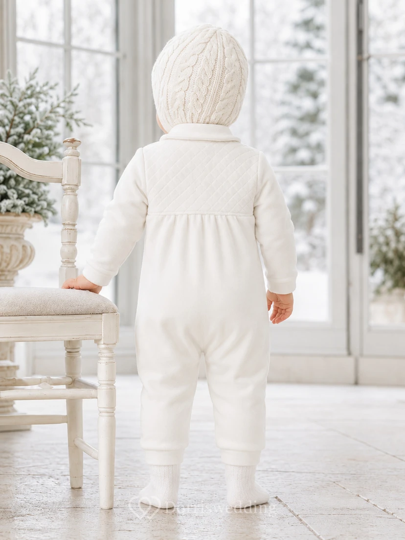 Winterweißer Langarm-Baby-Taufoverall mit Zopfstrickmütze view 2