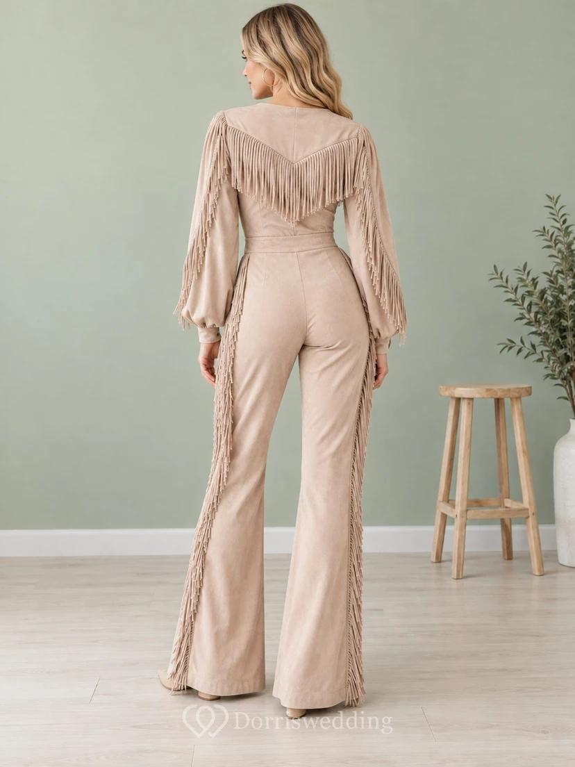 Party-Jumpsuit im Stil der 1970er Jahre: Langärmlig, taupefarben, mit V-Ausschnitt, Fransen und ausgestelltem Bein view 2
