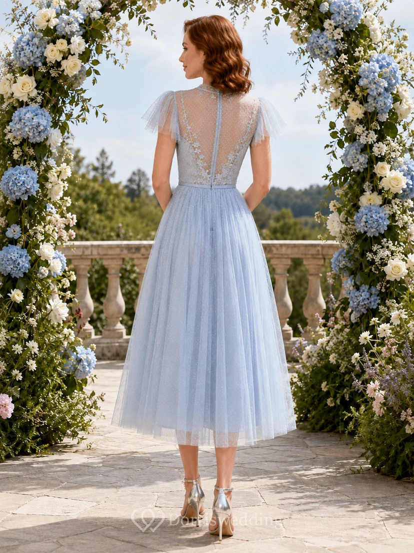 Robe midi bleu clair en tulle et dentelle à manches illusion, style jardin view 2