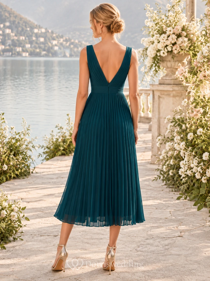 Robe midi d'invitée en mousseline plissée sans manches à col en V et imprimé paon view 2