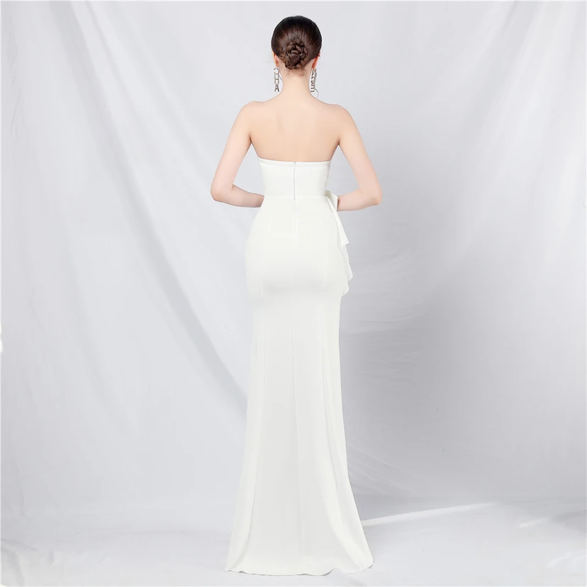 Brautjungfern-Empfangsdinner: Schulterfreies, trägerloses, langes Abendkleid view 24