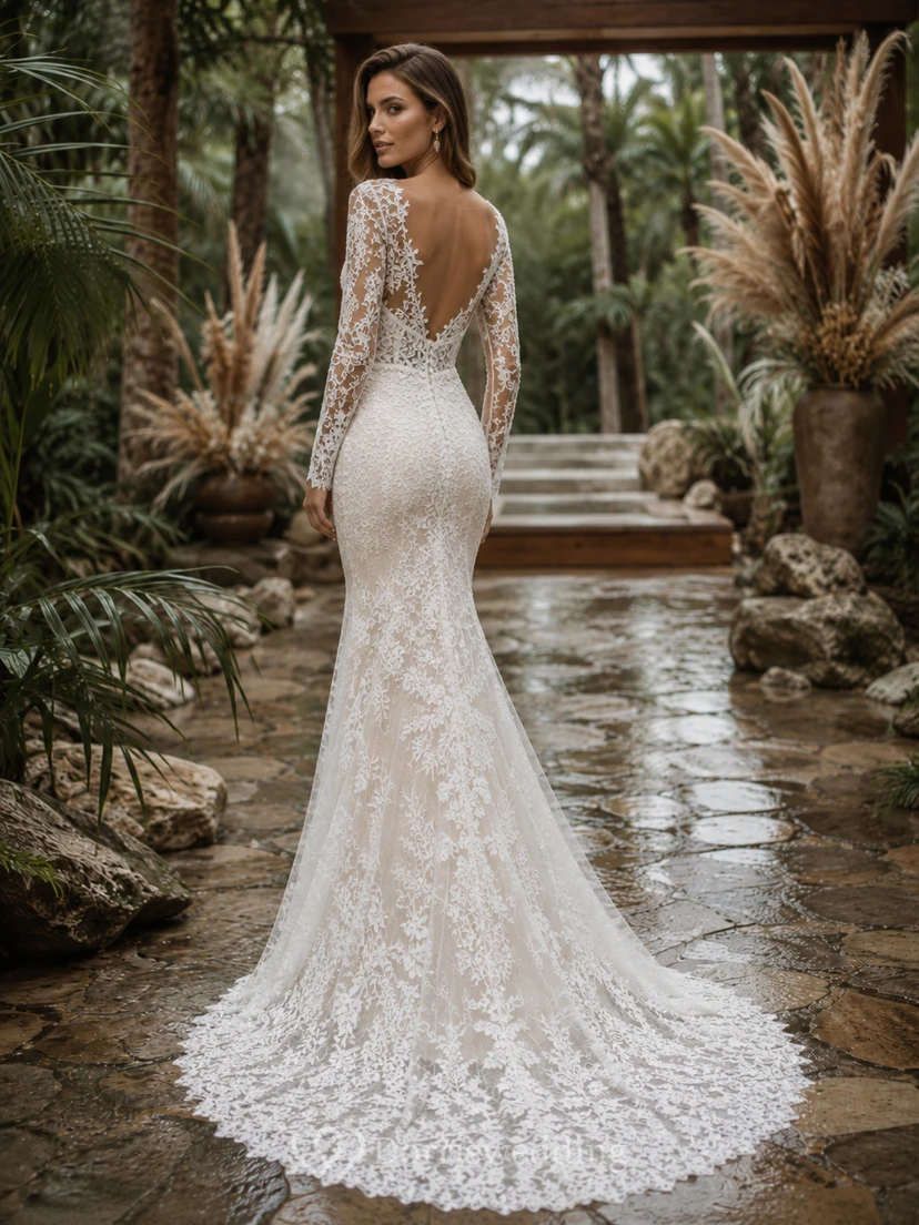 Robe de mariée sirène en dentelle à manches longues et décolleté en V plongeant, idéale pour une escapade en jungle view 2