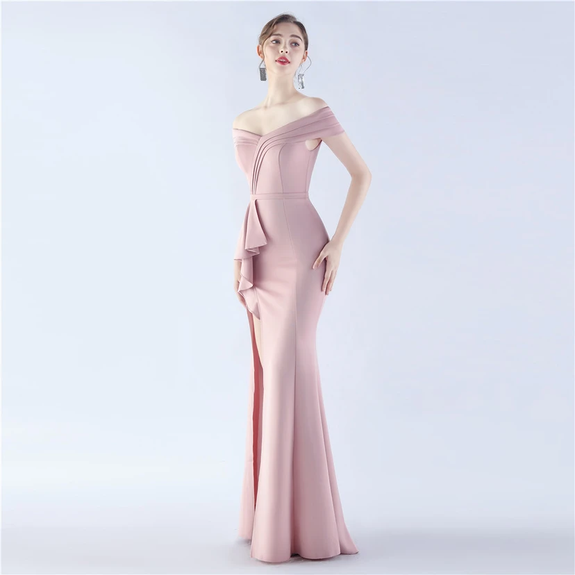 Klassisches langes Abendkleid aus Satin mit One-Shoulder-Ausschnitt view 56