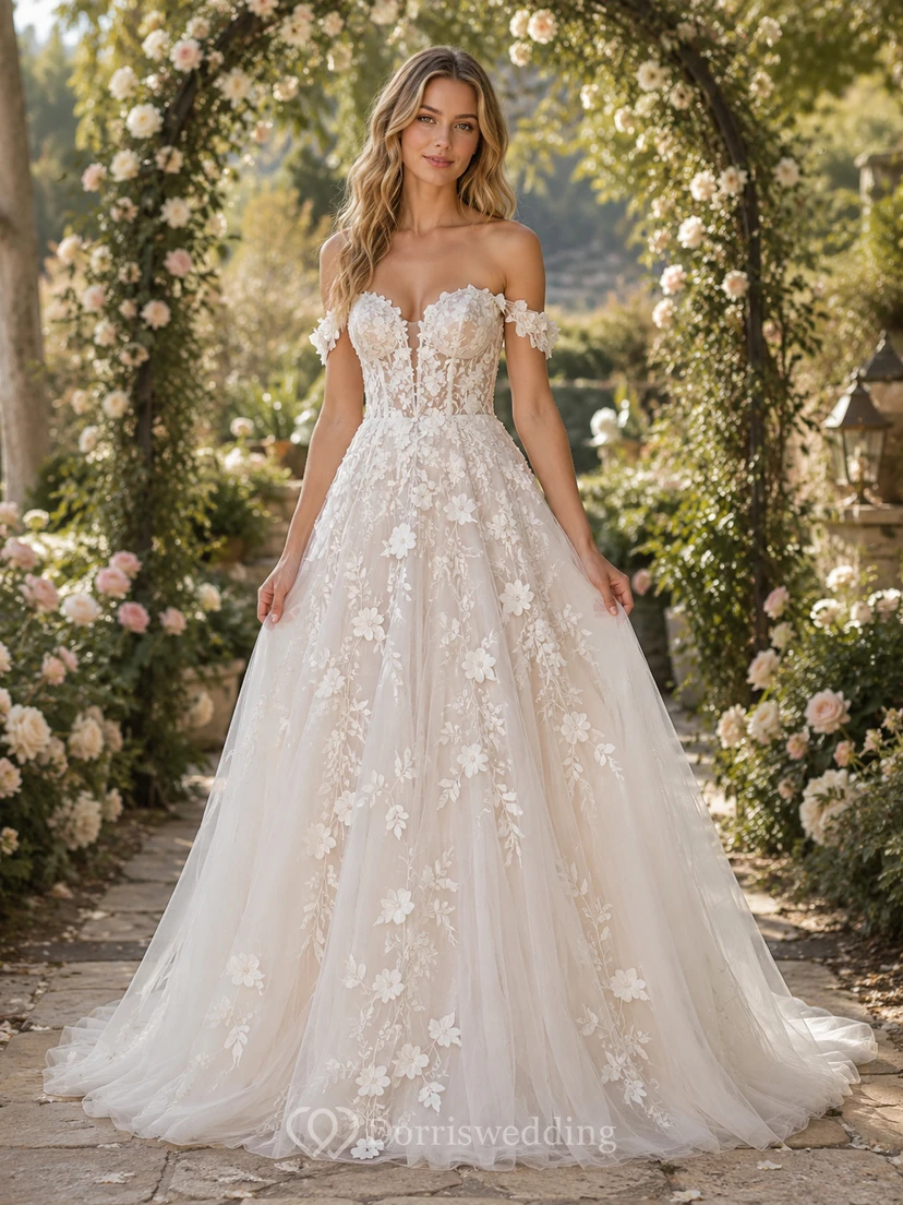 Schulterfreies Brautkleid mit floralen Applikationen