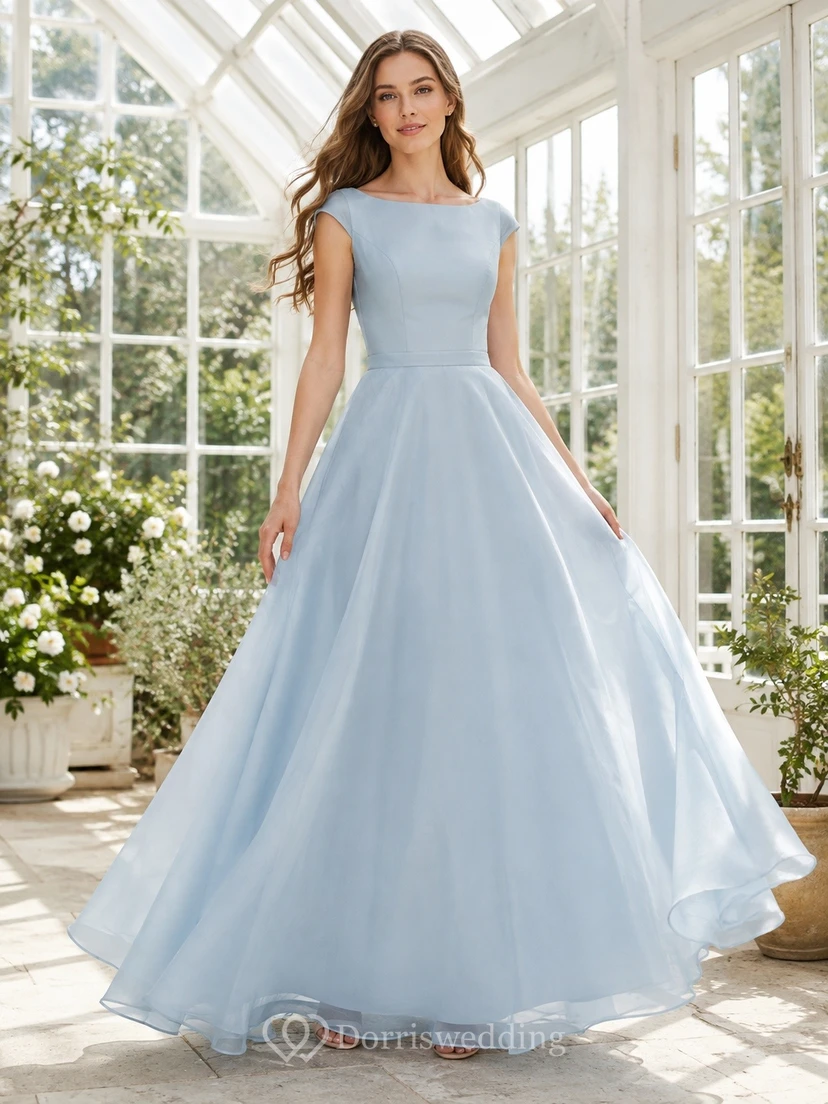 Vestido de noche de corte A con escote en V y mangas cortas de tul azul cielo