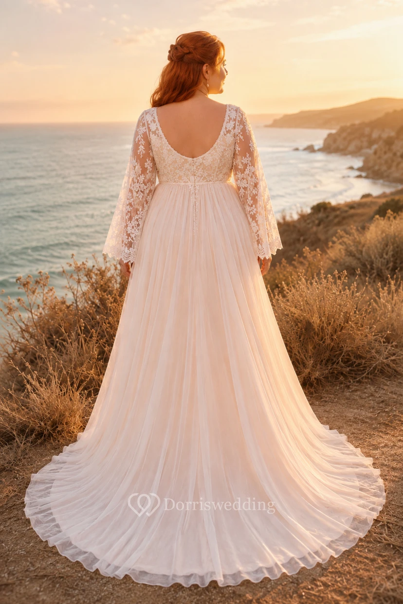 Vestido de novia de talla grande color marfil con escote cuadrado, manga larga y corte en A de tul view 2