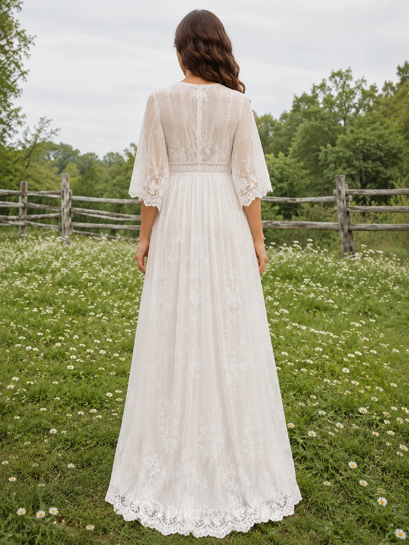 Robe de mariée bohème champêtre en dentelle à manches courtes et coupe trapèze view 2