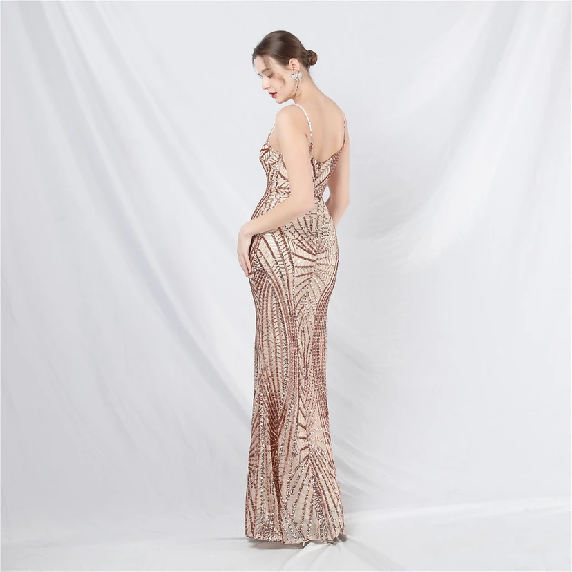 Robe de soirée longue à bretelles en maille transparente ornée de perles et de sequins view 60