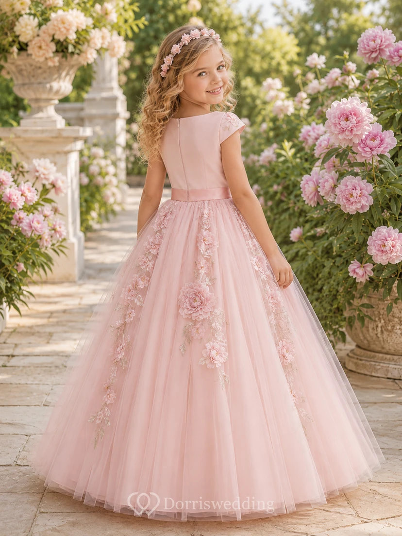 Romantisches rosafarbenes Blumenmädchenkleid mit Pfingstrosenmuster, kurzen Ärmeln, floralen Applikationen aus Tüll, A-Linien-Schnitt und bodenlangem Rock view 2