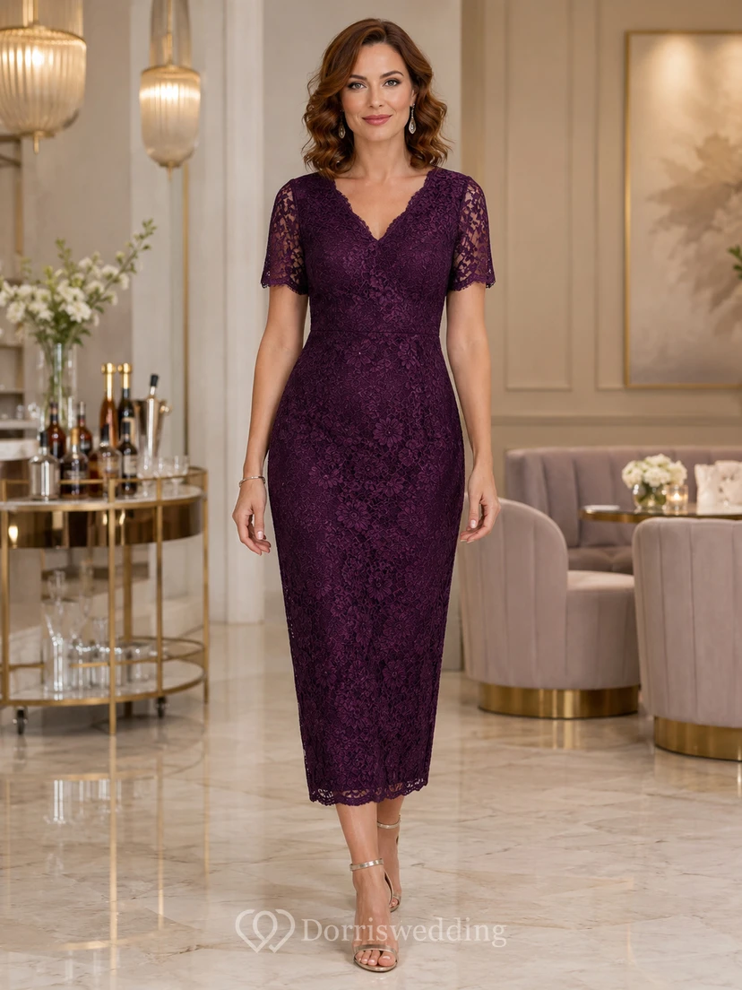 Robe de cocktail midi fourreau prune à manches courtes en dentelle et col en V