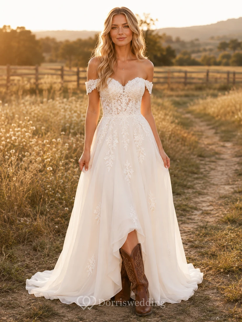 Robe de mariée de maternité, coupe trapèze simple, épaules dénudées, en tulle, bustier cœur et traîne