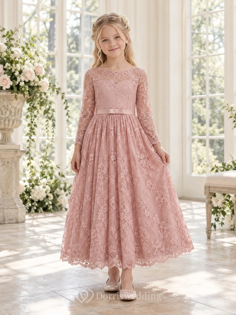 Vestido de niña de flores de manga larga, discreto, color rosa empolvado, corte A, encaje, largo hasta los tobillos, con borde festoneado.