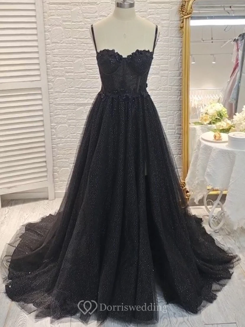 Robe sexy en tulle noir à fines bretelles et fente sur le devant