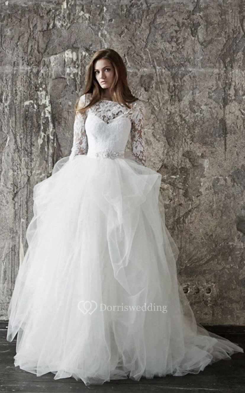 Vestido de novia de encaje con mangas largas de Vera Bridal view 2