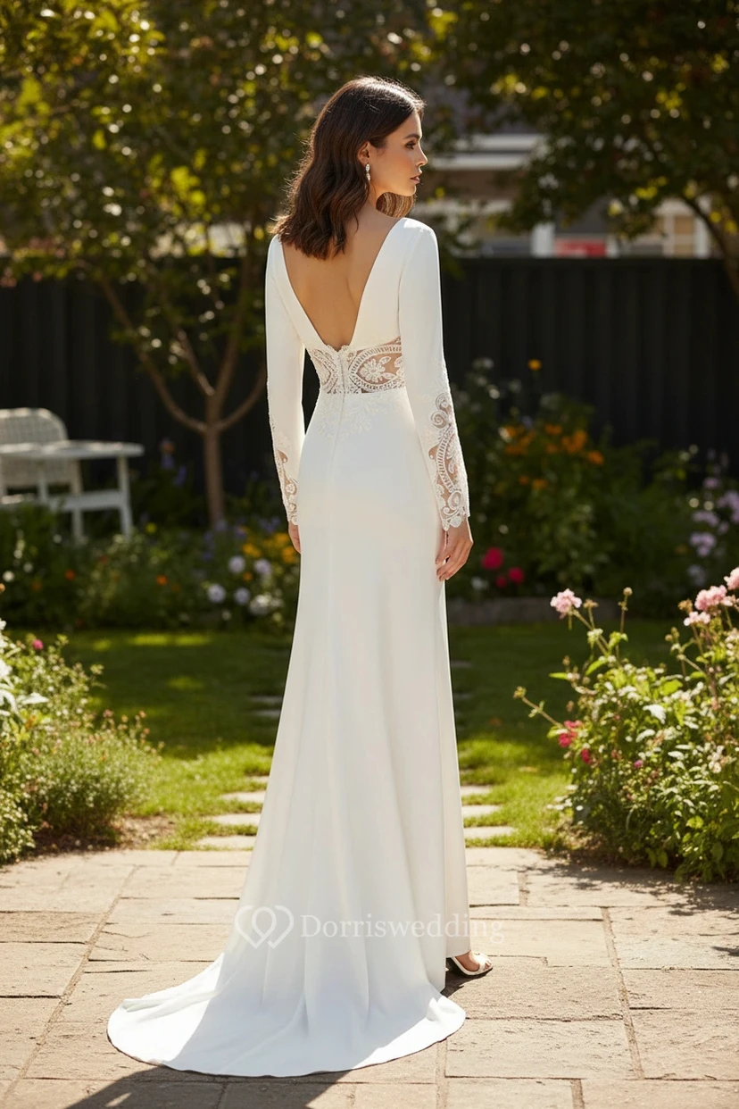 Robe moderne en satin avec détails en dentelle view 2