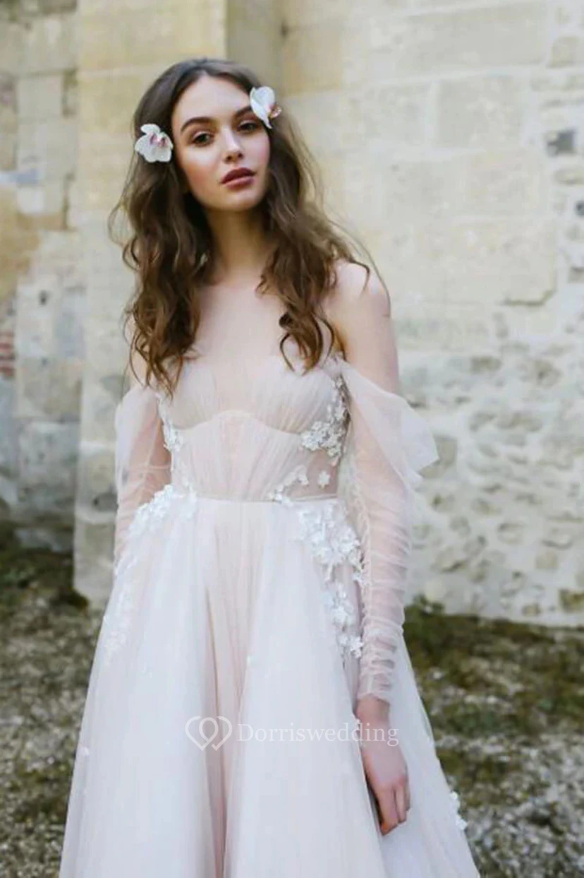 Vestido de novia campestre de corte A con fruncido y tul vaporoso efecto ilusión view 2