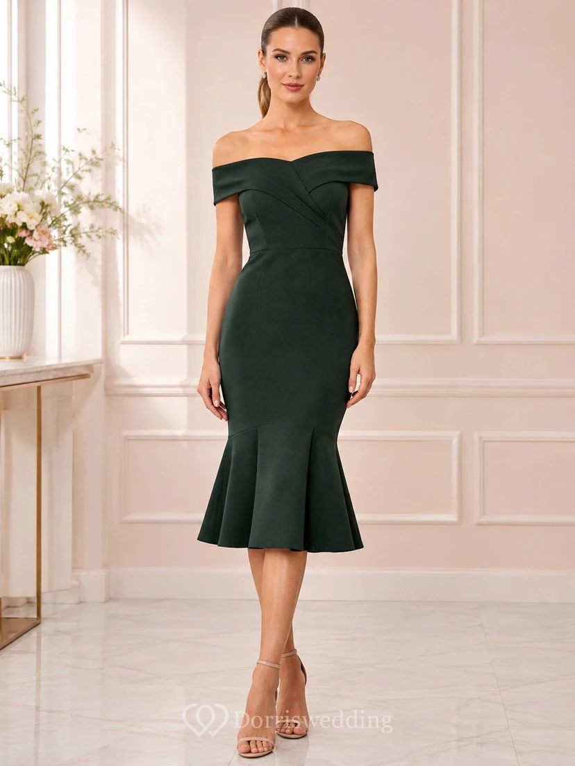 Robe midi fourreau en satin vert foncé à épaules dénudées