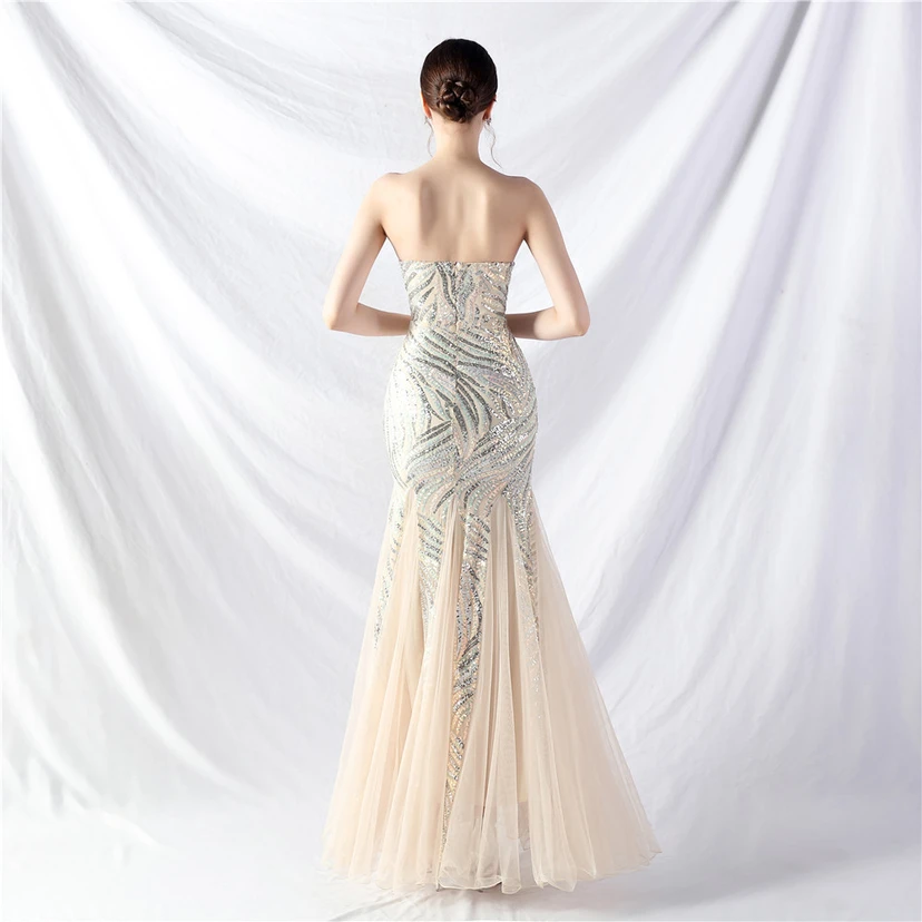 Schwer gearbeitetes, perlenbesetztes Abendkleid aus Netzgewebe mit superdichter Paillettenbesatz view 60
