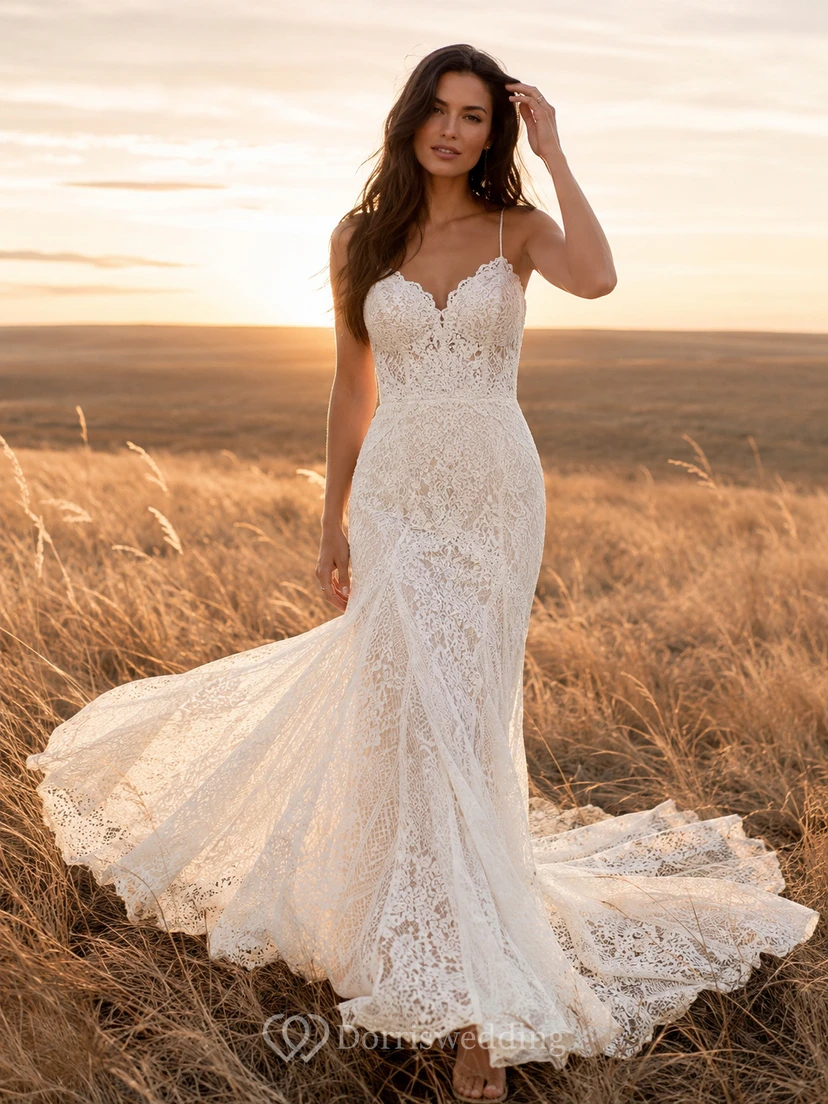 Brautkleid im Meerjungfrauen-Stil mit Herzausschnitt und goldenem Grasland-Muster für eine intime Hochzeit