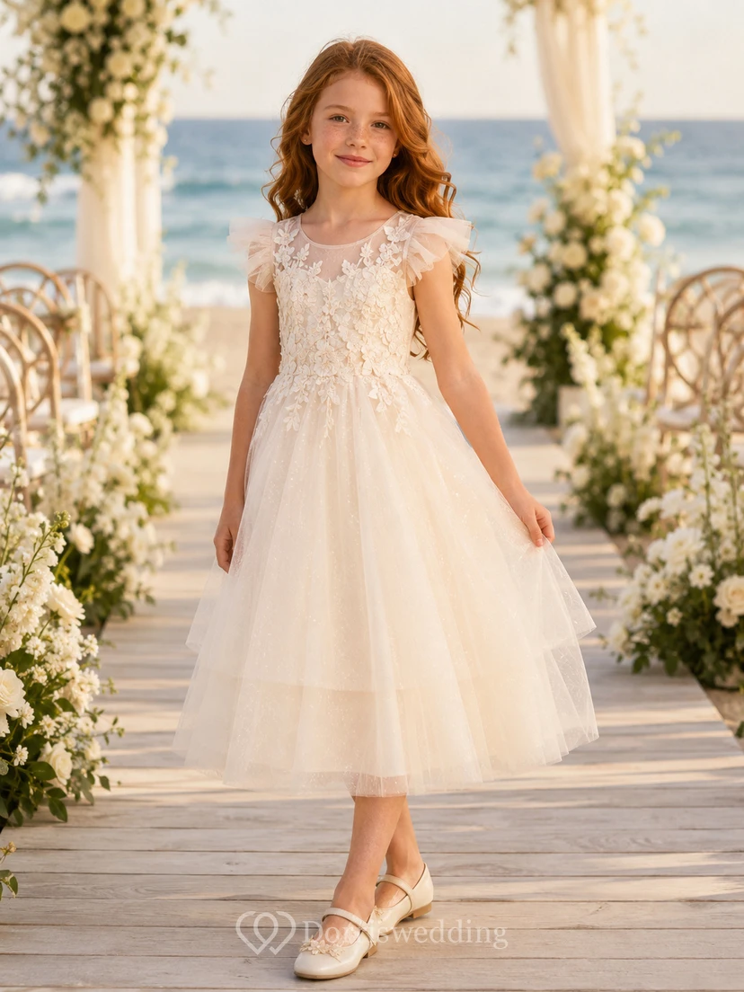Champagnerfarbenes Tüll-Blumenmädchenkleid mit Spitzenkappenärmeln