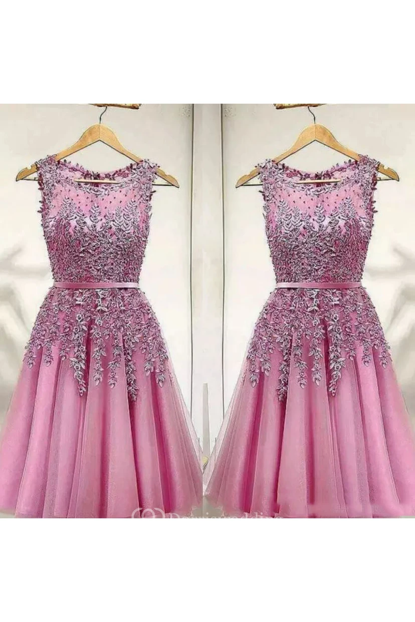 Ärmelloses A-Linien-Kleid aus Spitze und Tüll mit U-Boot-Ausschnitt und knielangem Abschlussballkleid view 2
