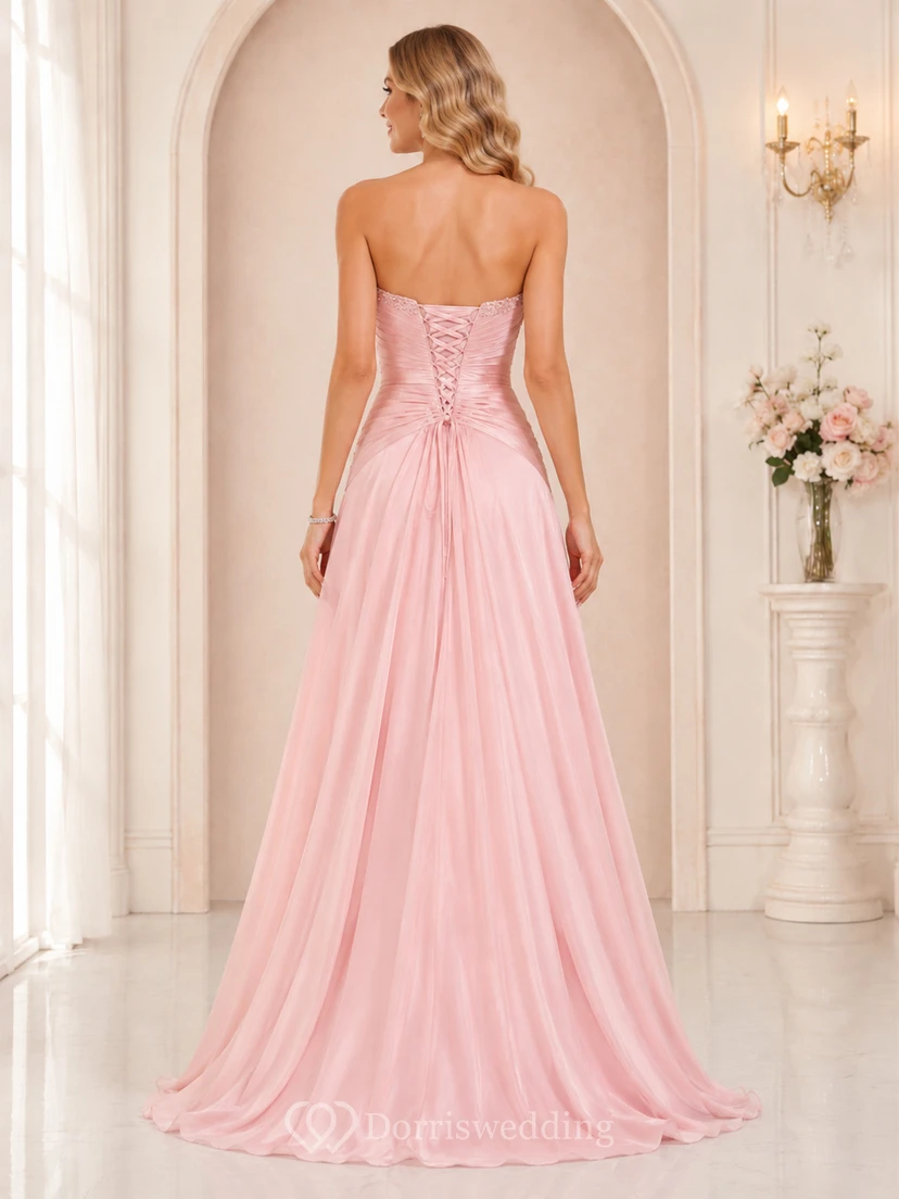 Vestido de fiesta formal romántico de gasa rosa rubor sin tirantes con escote corazón y fruncido, corte en A. view 2