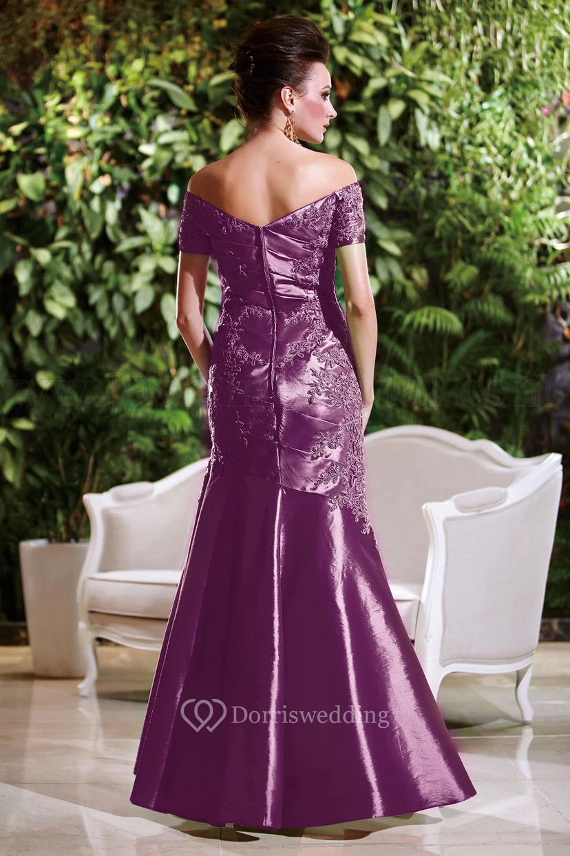 Short-Sleeved V-Neck Mermaid Mother Of The Bride Dress With Appliques view 2
