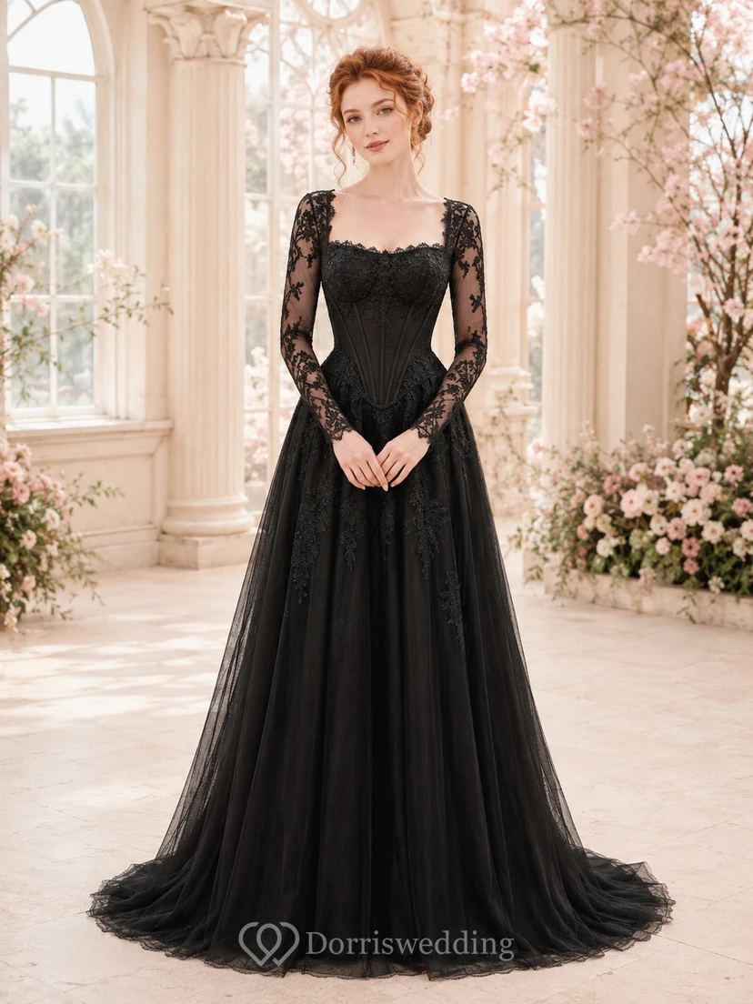 Robe de mariée trapèze en tulle et dentelle noire à col rond et manches longues