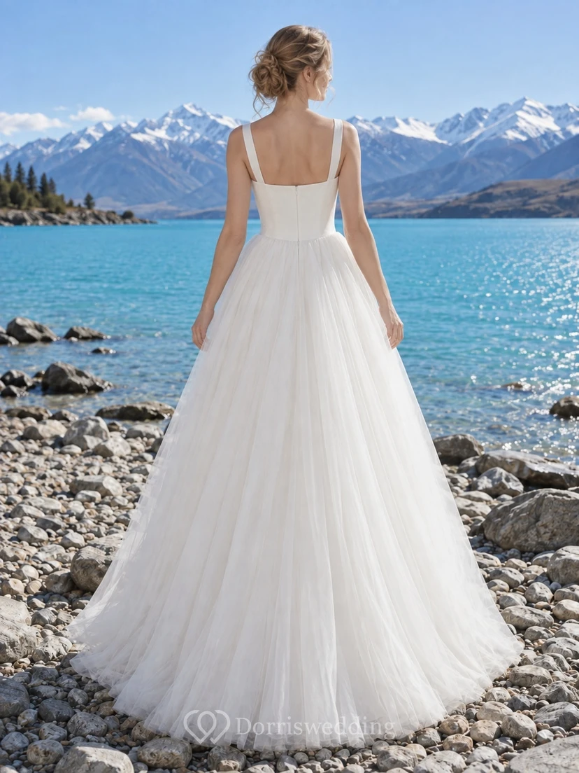 Schlichtes Brautkleid in A-Linie mit eckigem Ausschnitt und Tüllträgern view 2