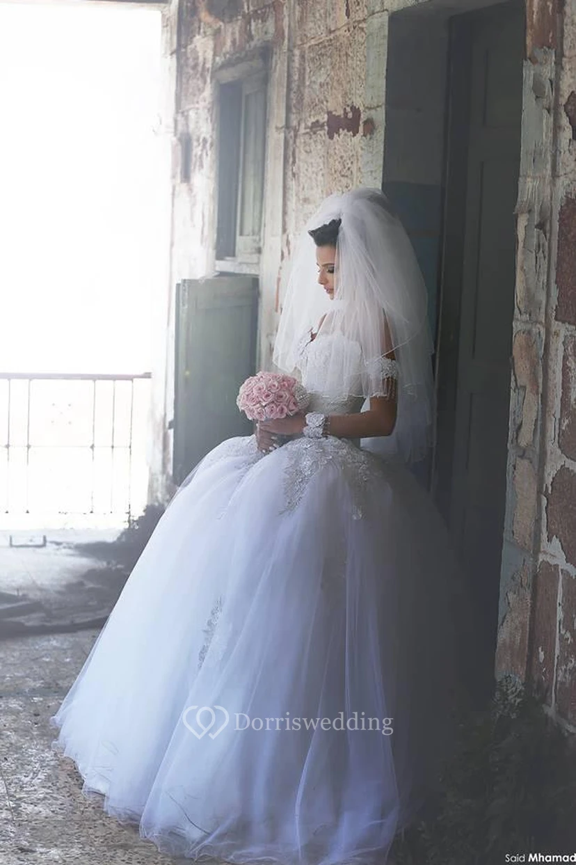 Delicate Off-the-shoulder Tulle Wedding Dress Lace Appliques Ball Gown view 2