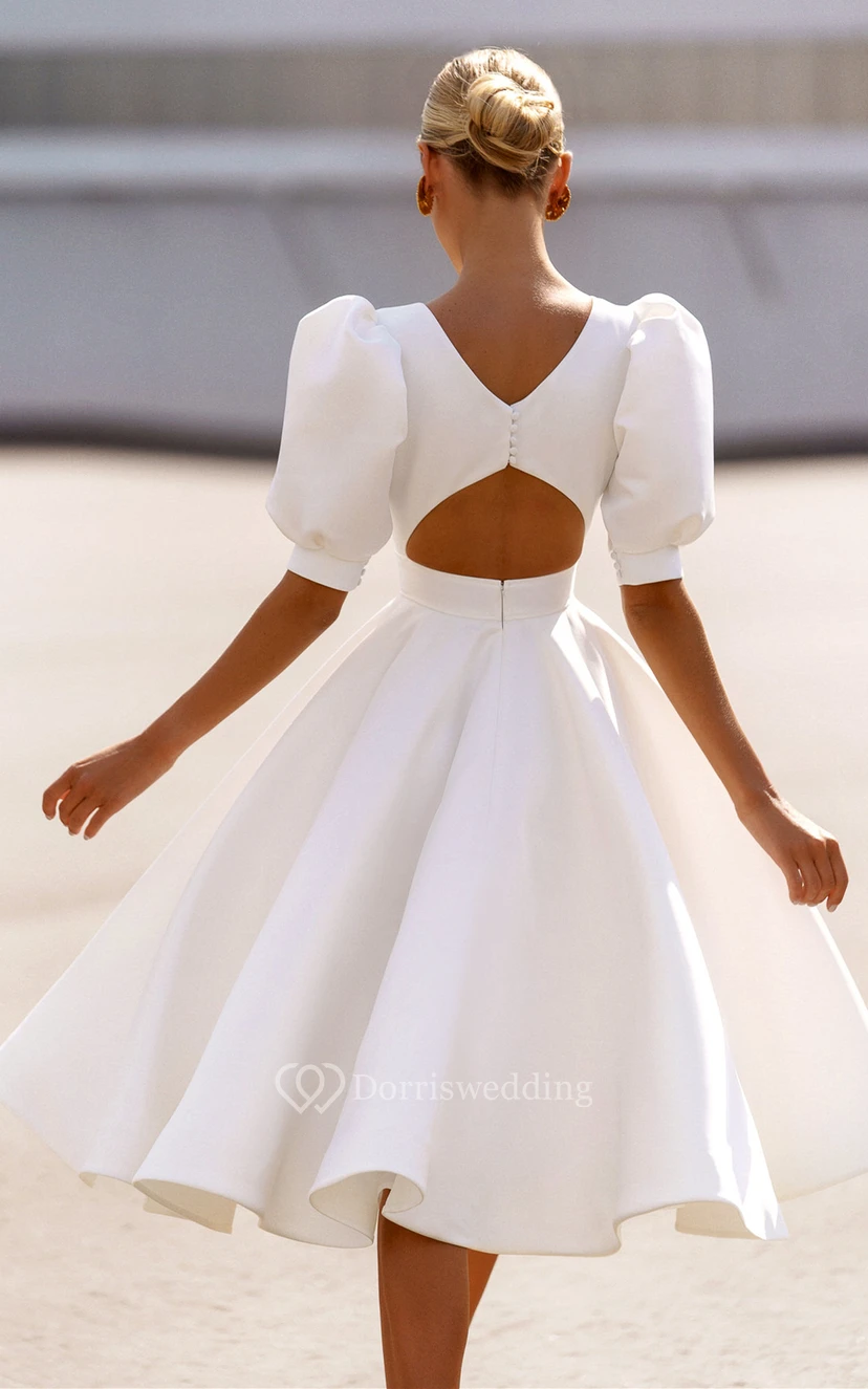 Elegante vestido de novia de satén con corte en A y escote barco hasta la rodilla view 2