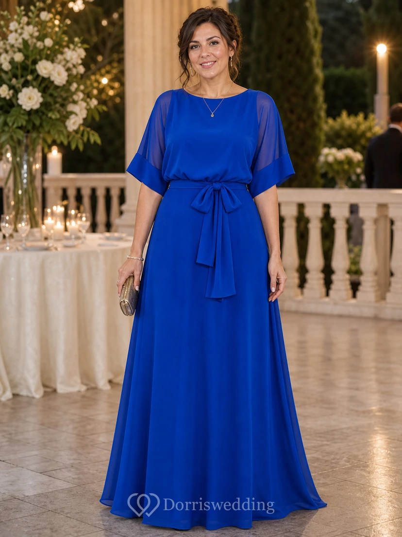 Robe longue en mousseline plissée, coupe bateau, manches courtes, évasée, avec ceinture. view 6