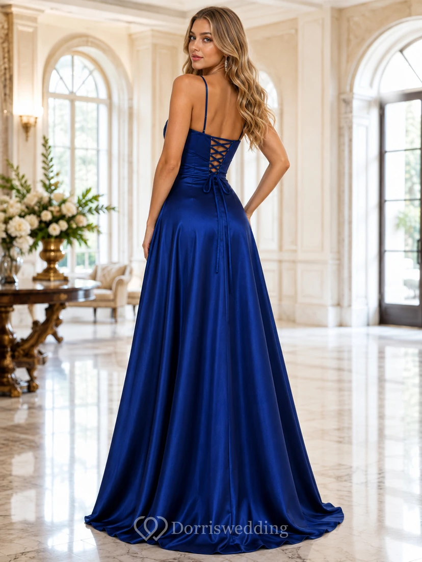 Königsblaues, bodenlanges Ballkleid aus Satin mit herzförmigem Ausschnitt, Spaghettiträgern und Schlitz view 2