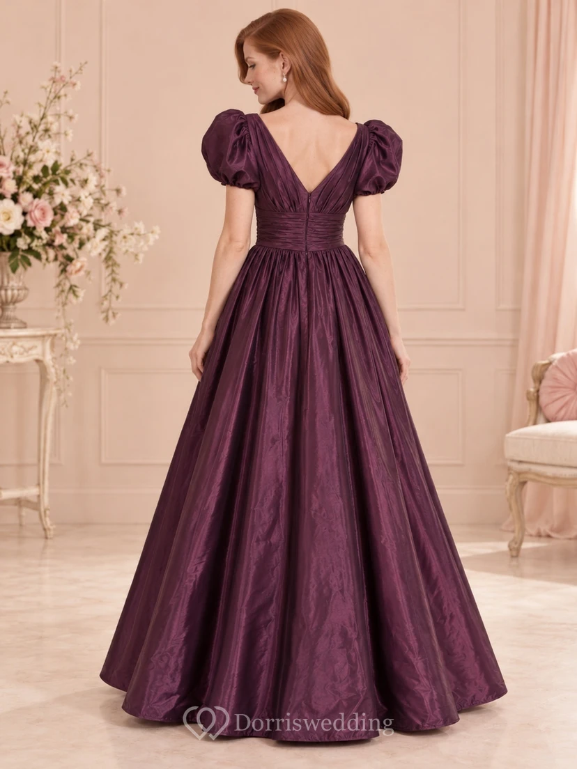 Robe de demoiselle d'honneur longue en taffetas froncé, col en V, manches bouffantes, style vintage prune view 2