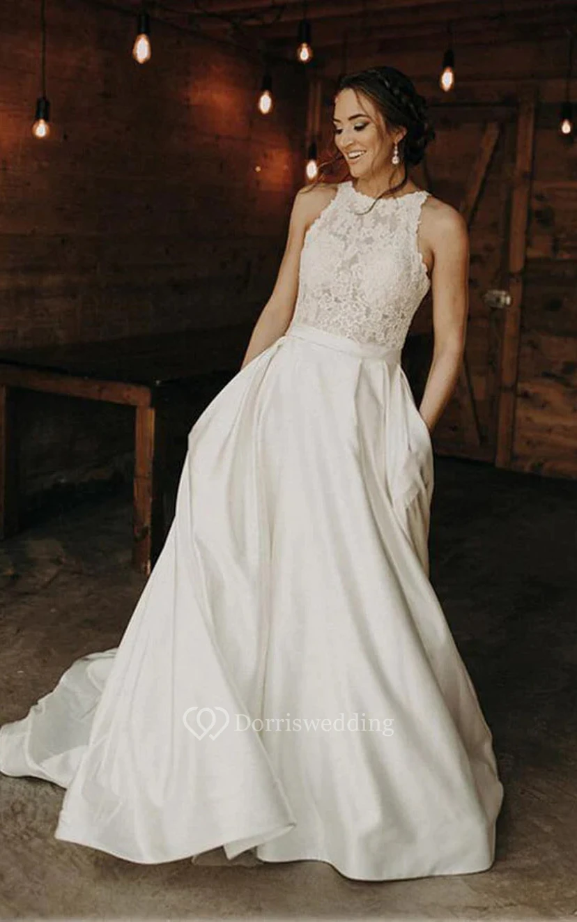 Vestido de novia sencillo de satén, corte en A, sin mangas, con escote redondo y top de encaje. view 3