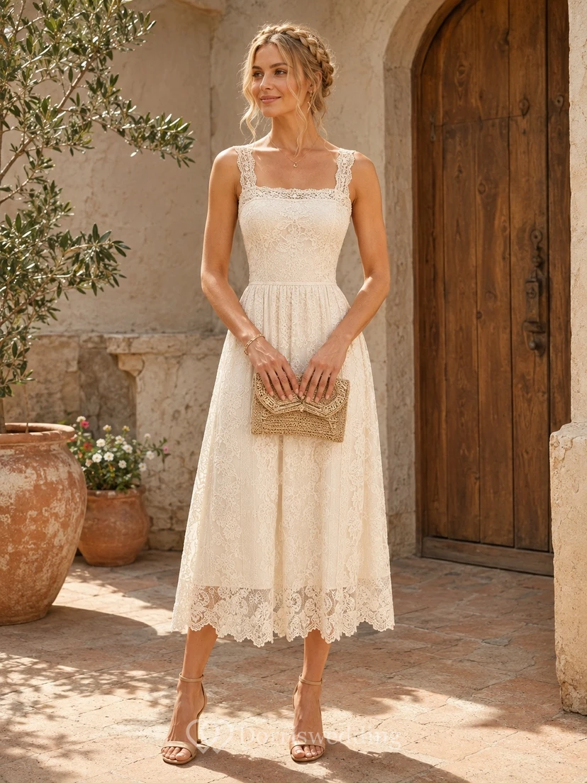Vestido romántico sin mangas de encaje color crema con escote cuadrado y tirantes, largo hasta la rodilla